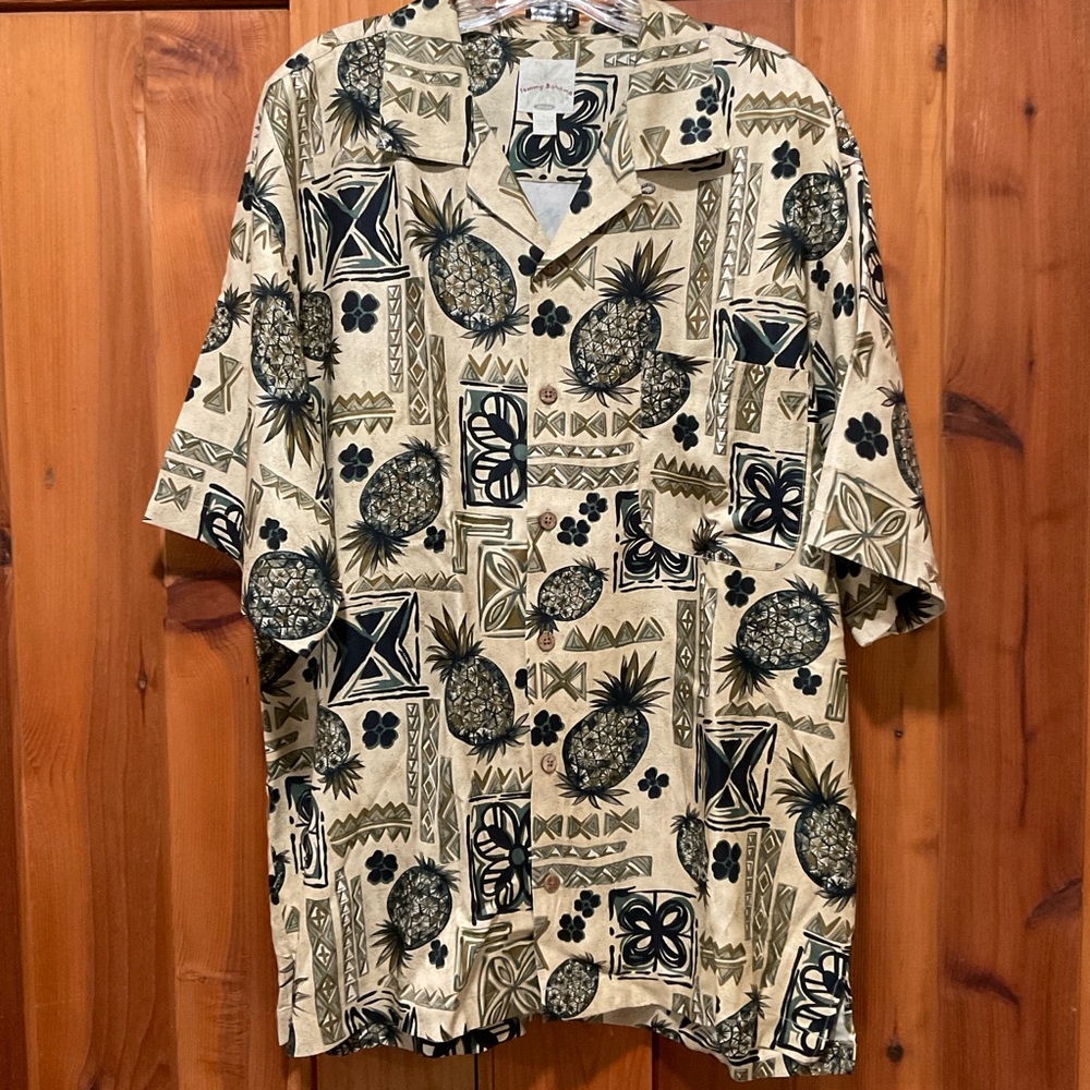 Large TOMMY BAHAMA Men's 100% Silk Hawaiian Shirt Relax Fit Pineapples
